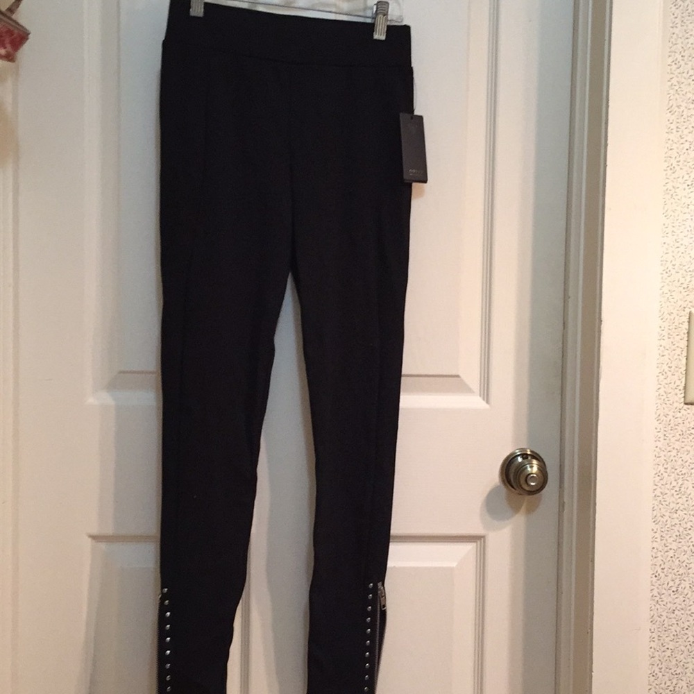 Guess midrise studded leggings sz small NWT